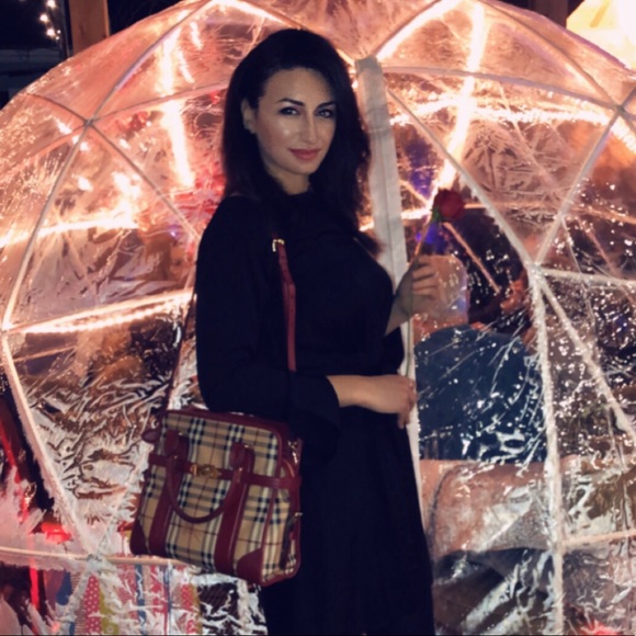 Meet your Posher, Margee - Picture 1 of 1